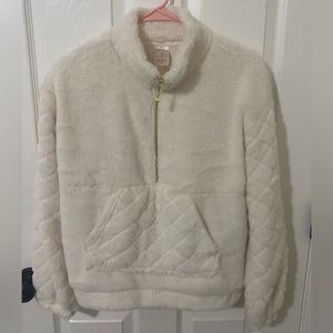 White fluffy women’s pullover